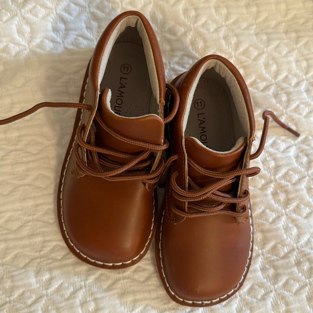 Like new LaMour boys shoes